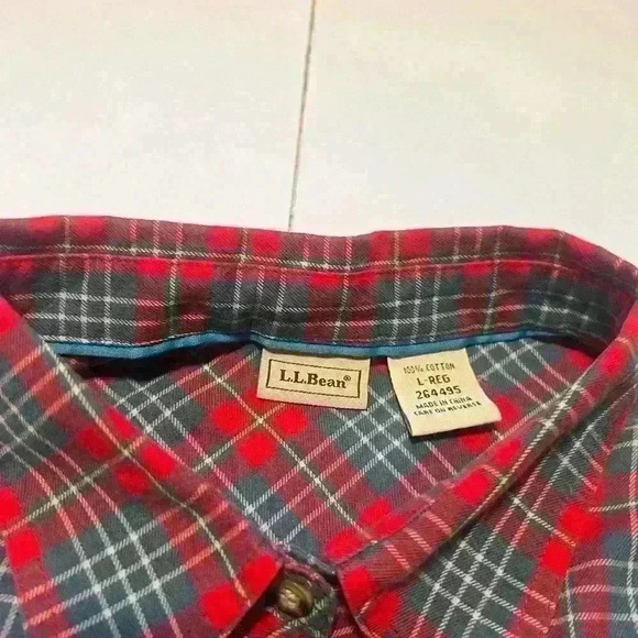 LLBEAN woman’s plaid flannel button up top- Size Large - Picture 4 of 9
